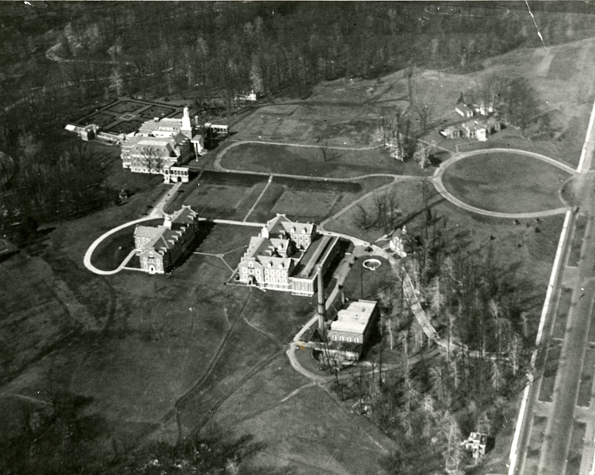 Students highlight history with new signage for JHU Homewood Campus